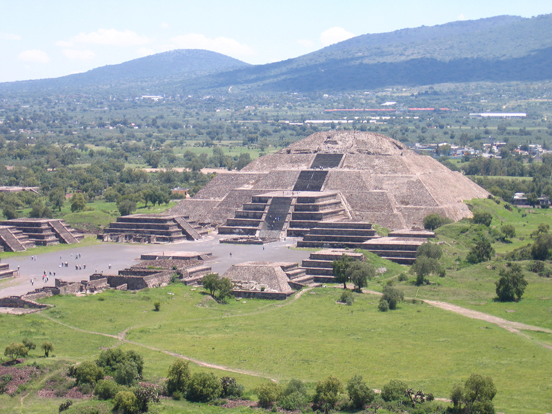 Illustration for article titled Who built these structures? Could it be . . . aliens?